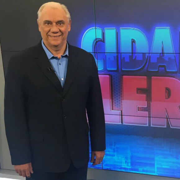 Com câncer, Marcelo Rezende, que afastou-se da televisão para tratar a doença, foi internado com pneumonia grave