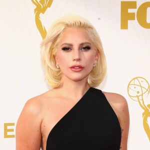 Lady Gaga tem fibromialgia, síndrome que provoca dores nos tendões, músculos e articulações e pode ter origem em infecções por vírus