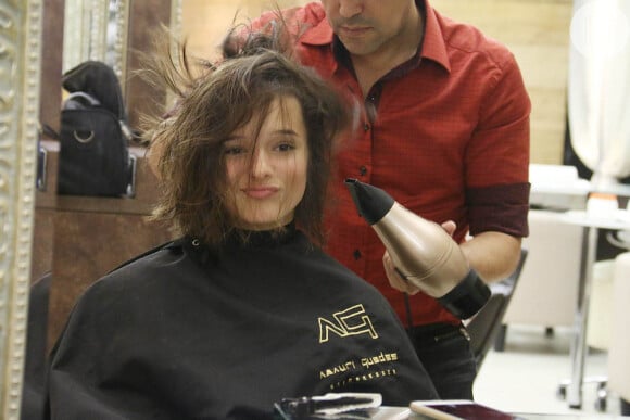 Kiria Malheiros decidiu radicalizar ao cortar o cabelo com o hairstylist Amauri Guedes