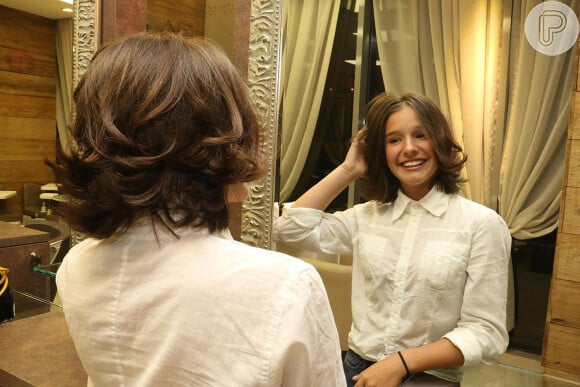 Kiria Malheiros exibiu o resultado do novo corte de cabelo após terminar de gravar 'Os Dias Eram Assim'