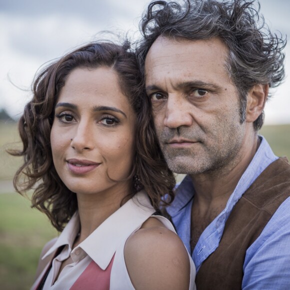 'E se fez um ano de sua passagem amigo, um ano de luta para seguir com dignidade', lamentou Camila Pitanga sobre Domingos Montagner