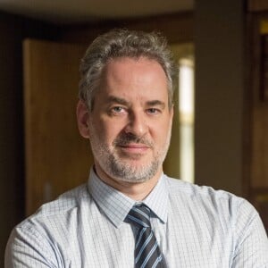 Dan Stulbach contou algumas manias que tem como ator: 'No trabalho, eu não torço, não peço, não ligo para o autor. Não leio os capítulos antes de fazer. Se eu vou gravar naquele dia até o capítulo 160, eu só leio até o capítulo 160. Meu trabalho é fazer o que o autor pede'