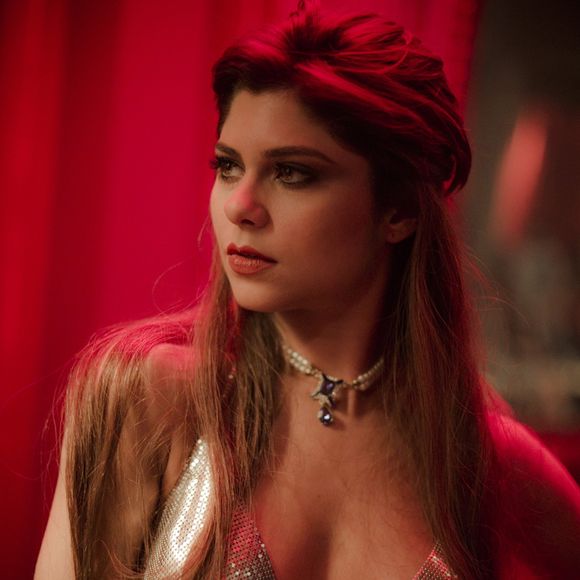 'Vou filmar, ficar para o Rock in Rio e depois tirar', contou Julianne Trevisol