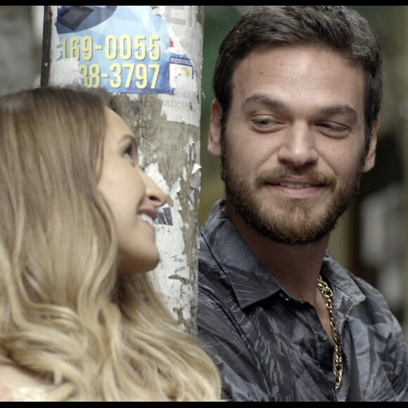 Carla Diaz interpreta Carine, amante de Rubinho (Emilio Dantas) na novela 'A Força do Querer': 'Acho que mal ela não ficará (no final da trama das nove)'