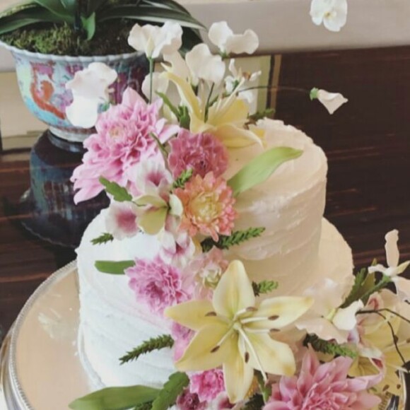 Marina Ruy Barbosa compartilhou em seu Instagram Stories o bolo de casamento