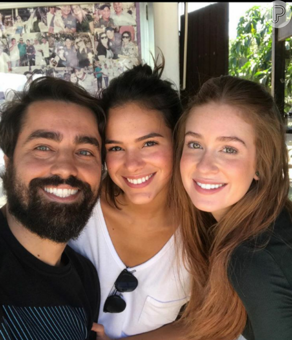 Durante a semana, Bruna Marquezine se encontrou com Marina Ruy Barbosa e Ricardo Pereira