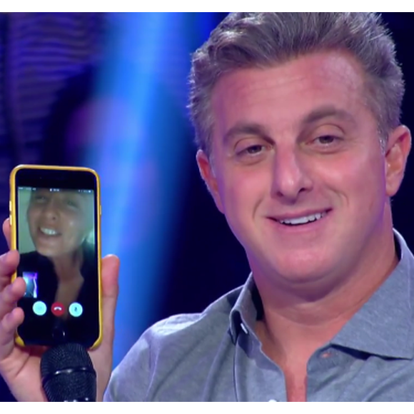 Luciano Huck foi surpreendido durante a gravação do 'Caldeirão do Huck' deste sábado, 16 de setembro de 2017, por uma ligação de Angélica