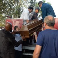 Corpo de Marcelo Rezende é sepultado em SP em cerimônia restrita a familiares