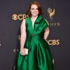 Shannon Purser também optou pelo verde com um longo Sachin & Babi na 69ª edição do Emmy Awards, realizada em Los Angeles, na Califórnia, neste domingo, 17 de setembro de 2017