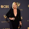 Jane Krakowski vestiu Badgley Mischka coleção resort 2017 na 69ª edição do Emmy Awards, realizada em Los Angeles, na Califórnia, neste domingo, 17 de setembro de 2017
