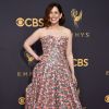 Vanessa Bayer usou um tomara-que-caia floral volumoso Zac Posen na 69ª edição do Emmy Awards, realizada em Los Angeles, na Califórnia, neste domingo, 17 de setembro de 2017