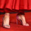 Detalhe das sandálias rosa de Nicole Kidman no Emmy Awards 2017