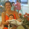 Yanna Lavigne deixou a filha, Madalena, em casa para curtir o Rock in Rio