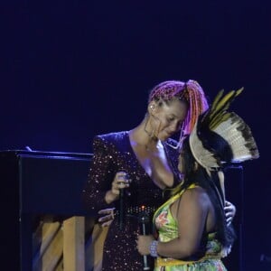 Alicia Keys cedeu espaço para Sonia Guajajara, representante da comunidade indígena, no Rock in Rio