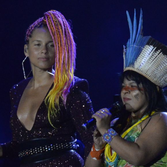 Alicia Keys recebeu a líder indígena Sonia Guajajara no Rock in Rio