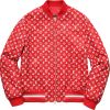 A jaqueta de couro vermelha usada por Neymar é resultado de uma parceria entre a grife francesa Louis Vuitton e a marca nova-iorquina de streetwear Supreme
