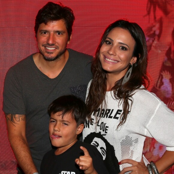 Juliano Knust foi ao Rock in Rio com o marido, Gustavo Machado, e o filho, Mateus, de 8 anos, em 16 de setembro de 2017