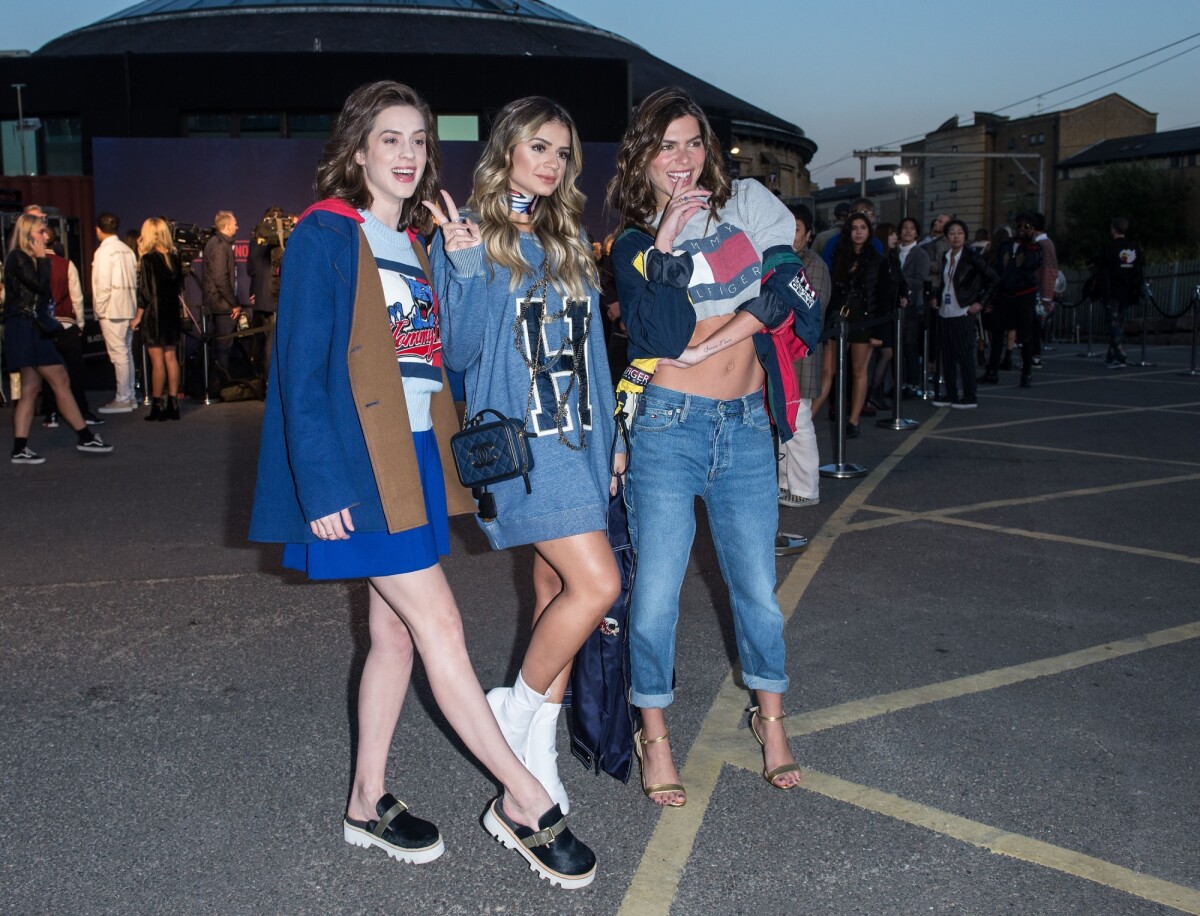 Foto: O lenço também apareceu no desfile de Tommy Hilfiger, na Semana de  Moda de Nova York - Purepeople