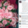 Mas como estava com pressa, Anitta nem parou o carro e só pegou as flores. Em seu Instagram, a cantora disse que não sabia o motivo, mas que tinha adorado receber as flores do 'Pânico na Band'