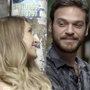 Rubinho (Emílio Dantas) tira o carro de Bibi (Juliana Paes) e dá para Carine (Carla Diaz) em 'A Força do Querer'