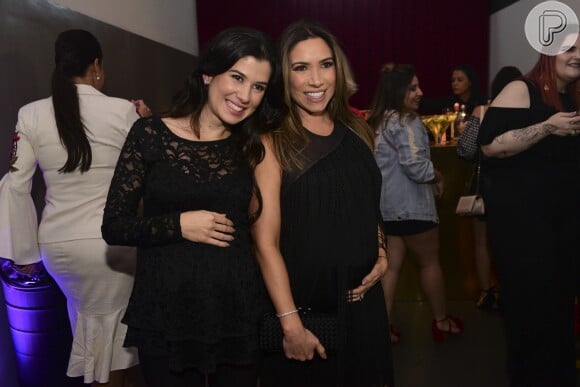 Patricia Abravanel e a irmã Renata posaram grávidas no evento da Jequiti, em São Paulo