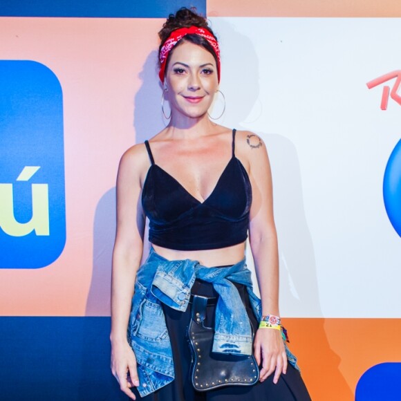 Fabiula Nascimento apostou em um lenço na cabeça e pantalonas para o Rock in Rio desta quinta-feira, 21 de setembro de 2017