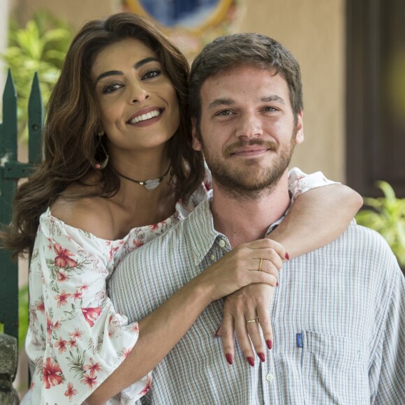 O geminiano Rubinho (Emilio Dantas) percebe que a sua inteligência fica ainda mais aguçada ao lado da escorpiana estrategista Bibi (Juliana Paes), na novela 'A Força do Querer'