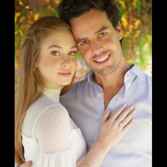 Marina Ruy Barbosa e Xandinho Negrão oficializaram a união neste mês, em um cartório dee Campinas