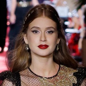 Marina Ruy Barbosa desfila pela Dolce & Gabbana na Semana de Moda de Mião, na Itália, em 23 de setembro de 2017