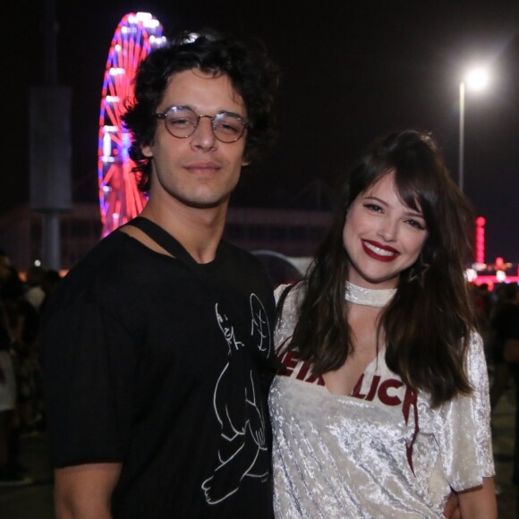 Agatha Moreira e Pedro Lamin foram assistir a apresentação das bandas The Who e Guns N'Roses