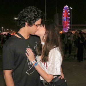 Agatha Moreira troca beijos com Pedro Lamin no penúltimo dia de Rock in Rio, neste sábado, 23 de setembro de 2017