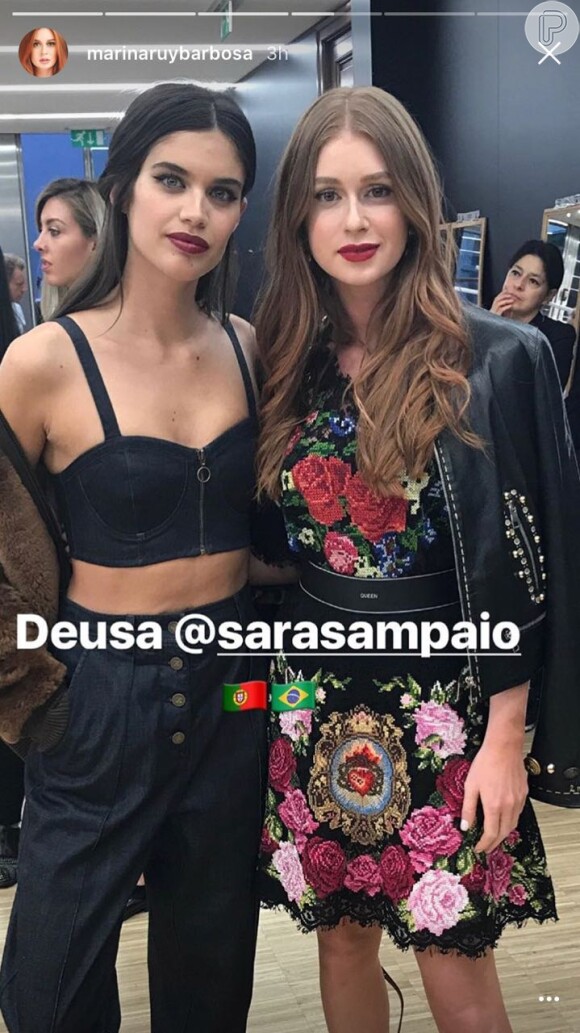 Marina Ruy Barbosa tieta Sara Sampaio após desfilar para grife Dolce & Gabbana, neste sábado, 23 de setembro de 2017