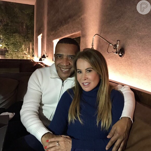 Zilu Camargo anunciou o namoro com o empresário Marco Aurélio Telles