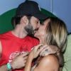 Cristiane Dias troca beijos com o namorado, Lucas Franco, no Rock in Rio em 24 de setembro de 2017