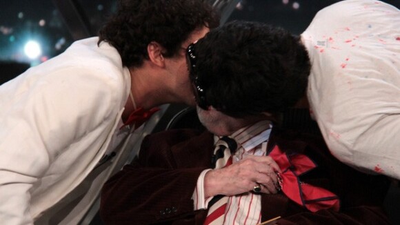Jô Soares dá beijo triplo em George Sauma e Nicolas Bartolo na TV: 'Emocionado'