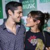 Gabriel Leone exalta namoro com Carla Salle: 'Eu sou intenso nas relações de amor'