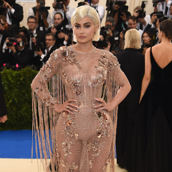 Kylie Jenner ainda não se pronunciou sobre os rumores de gravidez