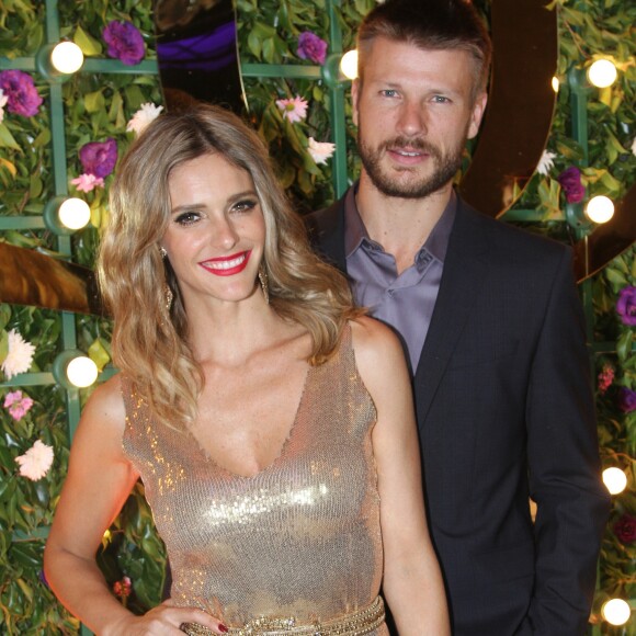 Fernanda Lima não pensa em ter uma cerimônia tradicional de casamento com Rodrigo Hilbert