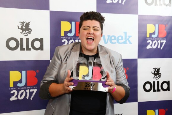 Intérprete do hit 'Trem Bala', a cantora Ana Vilela levou prêmio com a Melhor Música