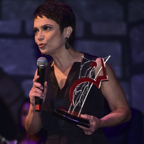 Sandra Annenberg ganhou o prêmio de Melhor Apresentador de TV