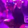 Bruno Gagliasso dançou funk até o chão na festa de aniversário de Giovanna Ewbank, na terça-feira, 26 de setembro de 2017