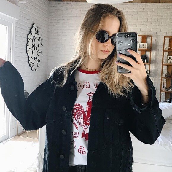 Isabella Scherer gosta de looks despojados com algum toque de jeans