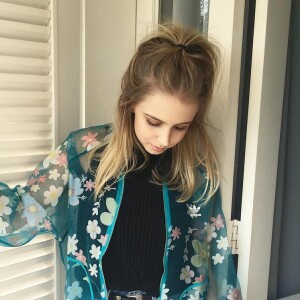 Isabella Scherer é fashionista de carterinha e ama investir em jaquetas boxers com short jeans