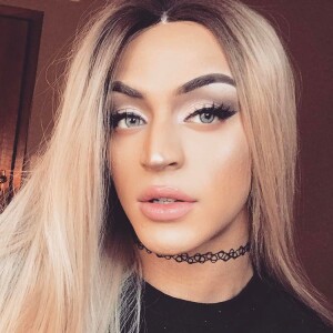 Pabllo Vittar dá dica de beleza infalível: 'Beber muita água'