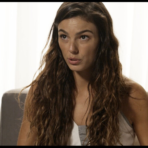 Ritinha (Isis Valverde) decide contar que Zeca (Marco Pigossi) é o pai biológico de seu filho, na novela 'A Força do Querer'