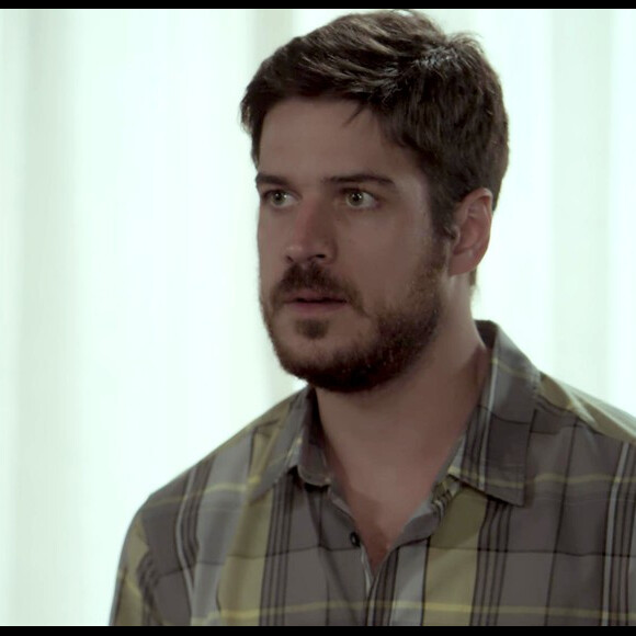 Zeca (Marco Pigossi) mente em seu depoimento para ajudar Ritinha (Isis Valverde), na novela 'A Força do Querer'