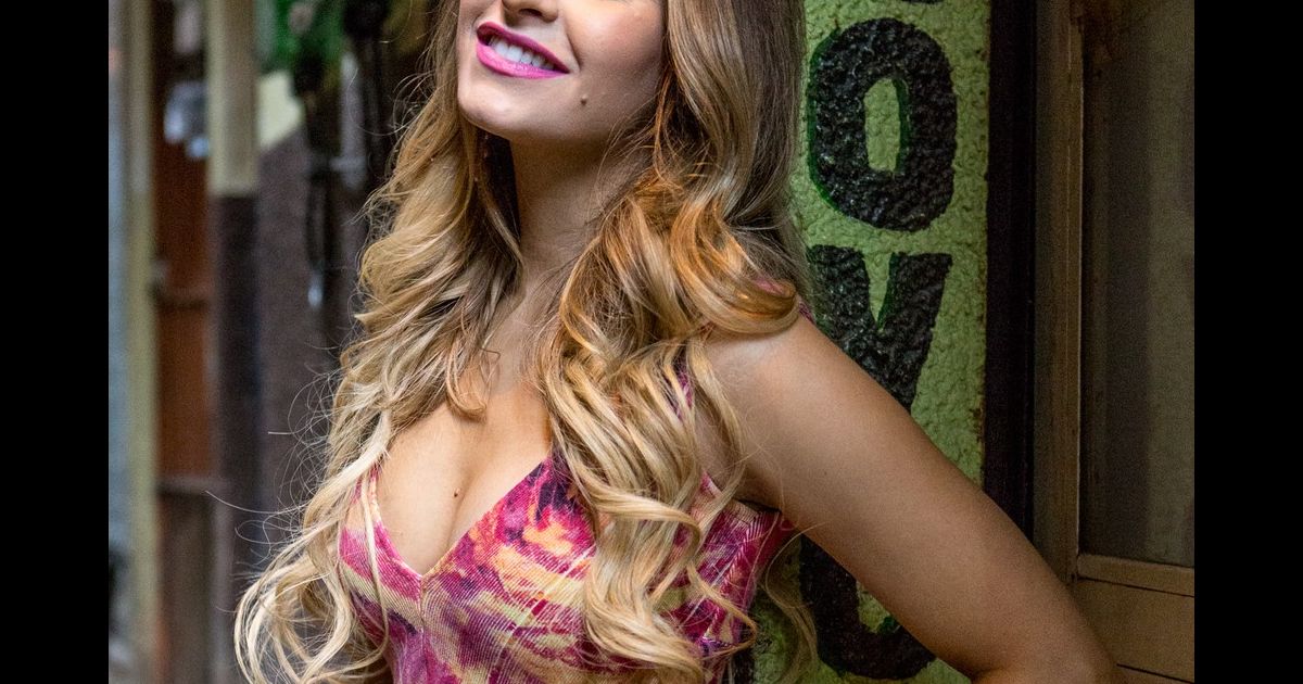 Carine (Carla Diaz) vai apanhar de Bibi (Juliana Paes) no ...