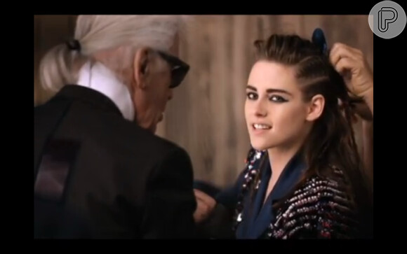 Em entrevista ao 'Daily Mail', Kristen disse que considera Karl Lagerfeld um dos 'grandes artistas modernos'