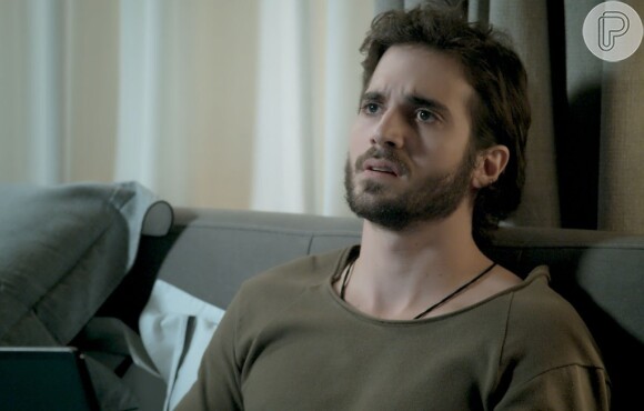 Ruy (Fiuk) descobre que Ritinha (Isis Valverde) foi visitar Zeca (Marco Pigossi) no hospital, na novela 'A Força do Querer'