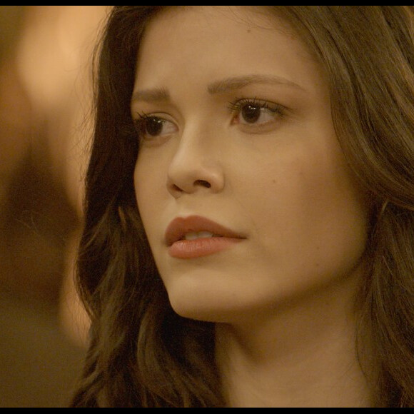 Maria Vitória (Vitória Strada) se desespera quando José Augusto (Tony Ramos) diz que vai mandá-la para um convento e foge de casa, na novela 'Tempo de Amar', a partir de 3 de outubro de 2017